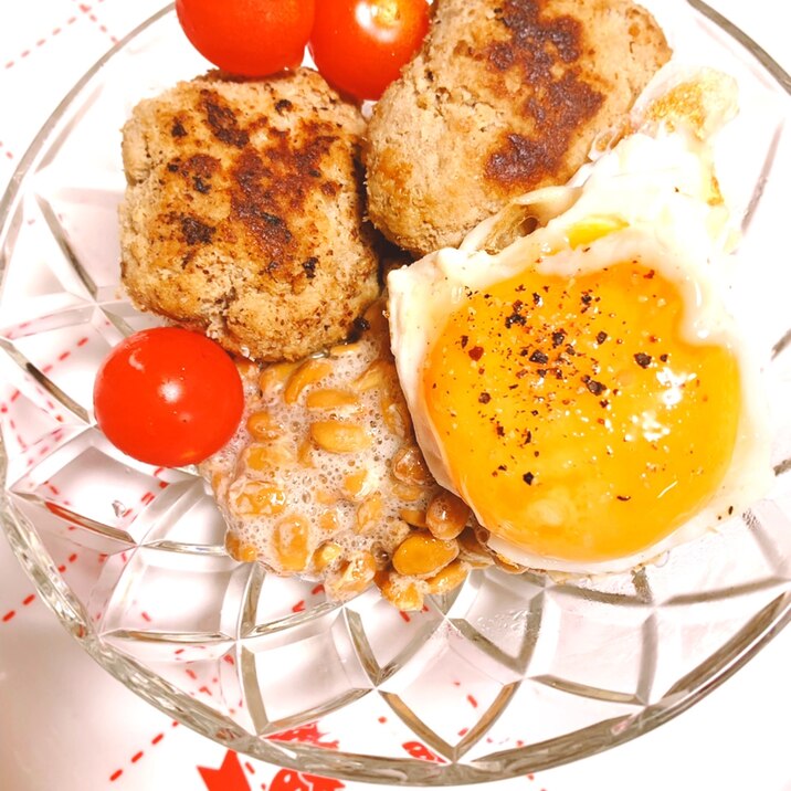 ロコモコもどき 納豆丼